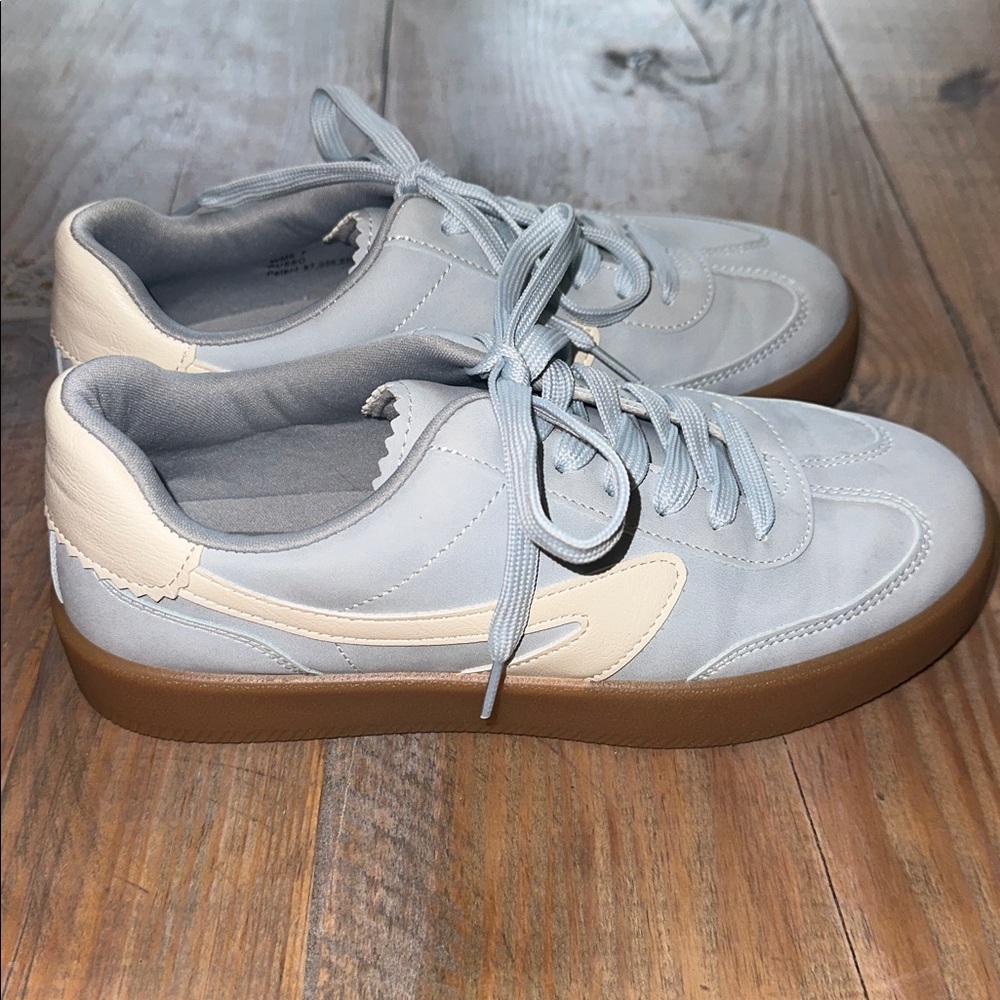 Dolce Vita Women's Voyage Sneaker Light Blue and White Sneakers 7 - Picture 8 of 11